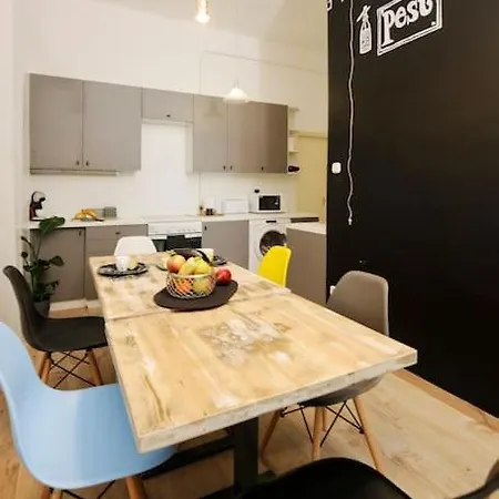 Danubio **** 3 Bedrooms - Next To The River * Budapeste