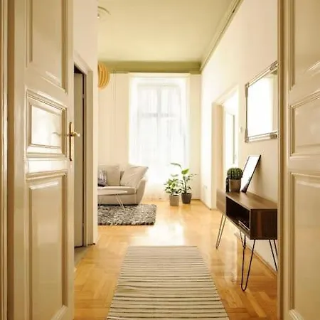 Apartamento Danubio **** 3 Bedrooms - Next To The River *