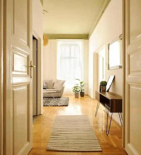 Apartament Danubio **** 3 Bedrooms - Next To The River *